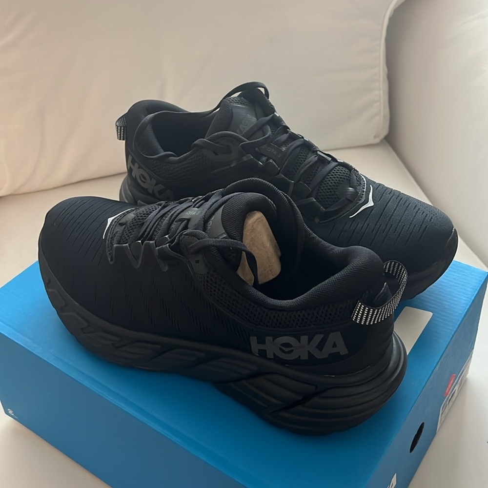 NEW Hokas Black